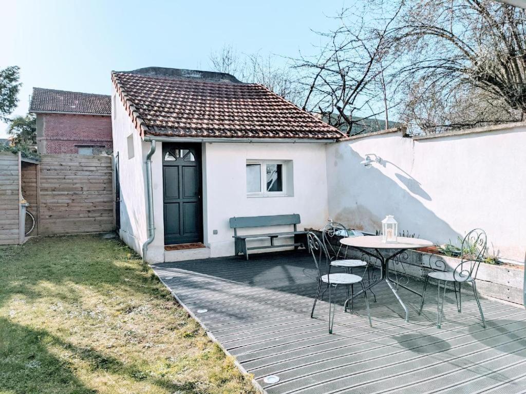 Logement Entier Ou A Partager Dans Maison Familiale A Rueil Malmaison, Proche De Paris La Defense Bagian luar foto