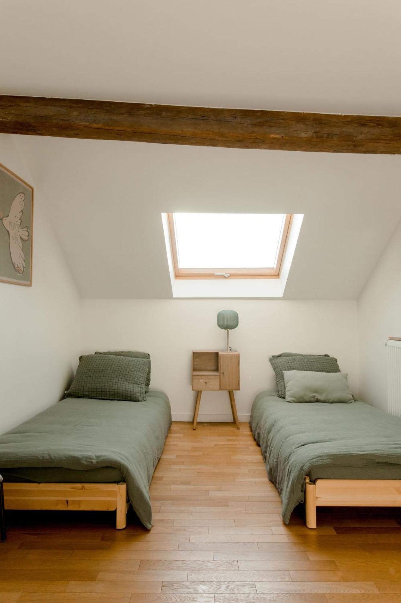 Logement Entier Ou A Partager Dans Maison Familiale A Rueil Malmaison, Proche De Paris La Defense Bagian luar foto