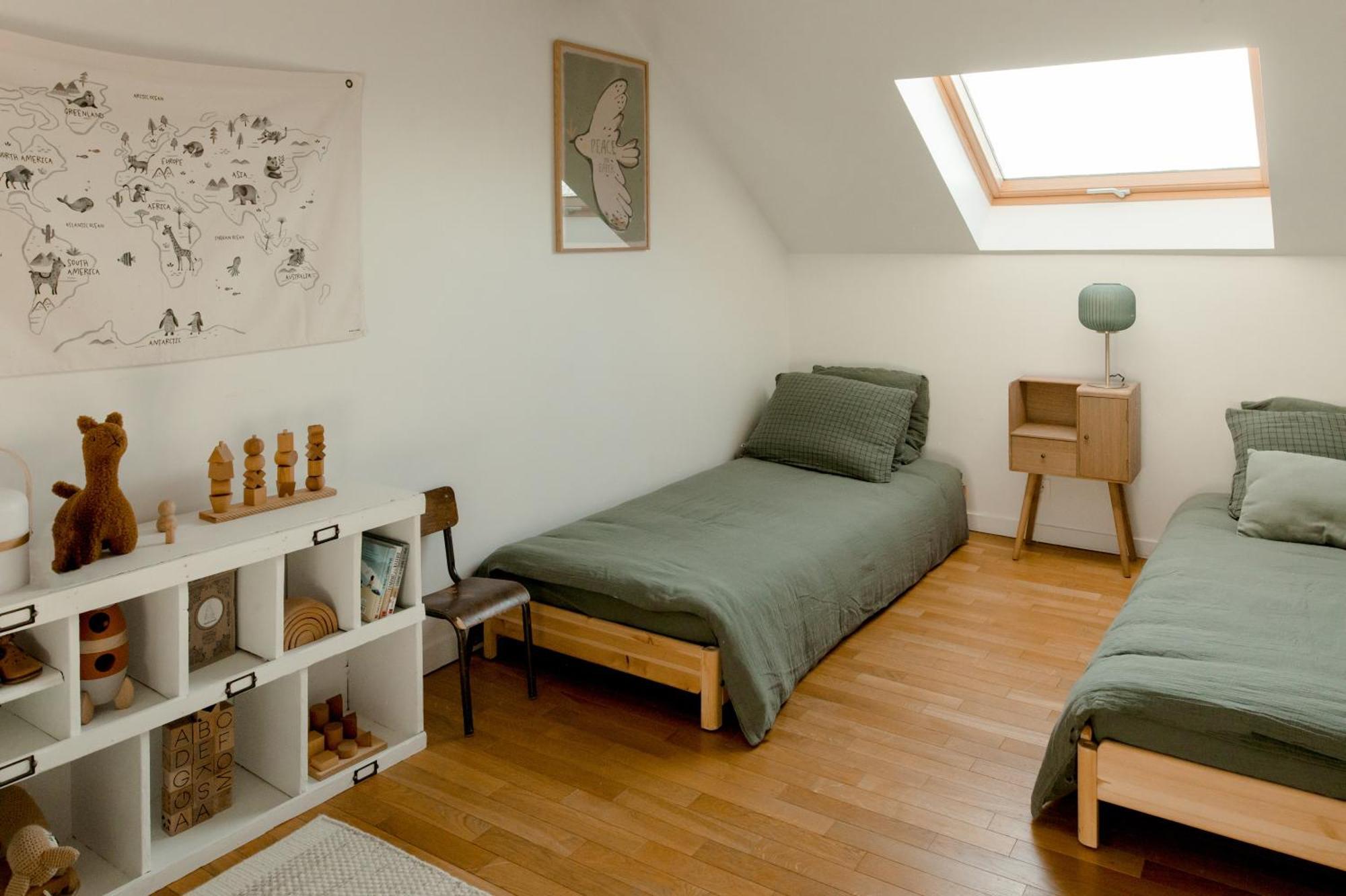 Logement Entier Ou A Partager Dans Maison Familiale A Rueil Malmaison, Proche De Paris La Defense Bagian luar foto