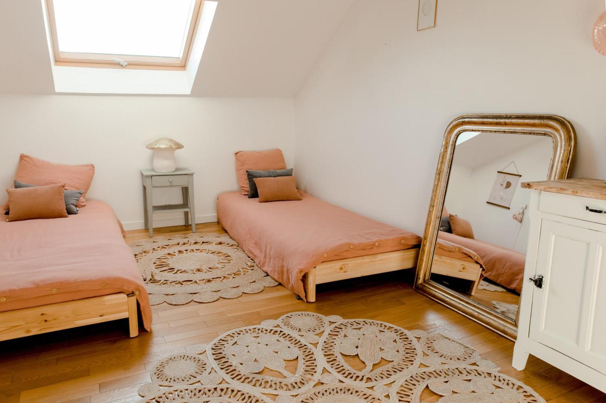 Logement Entier Ou A Partager Dans Maison Familiale A Rueil Malmaison, Proche De Paris La Defense Bagian luar foto